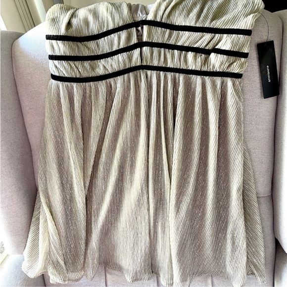 Lulu’s Stunning Silver Metallic Mini Dress - Size M - NWT - Picture 11 of 11